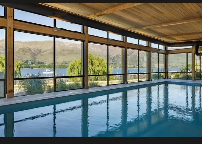 Lakeside Penthouse 公寓
