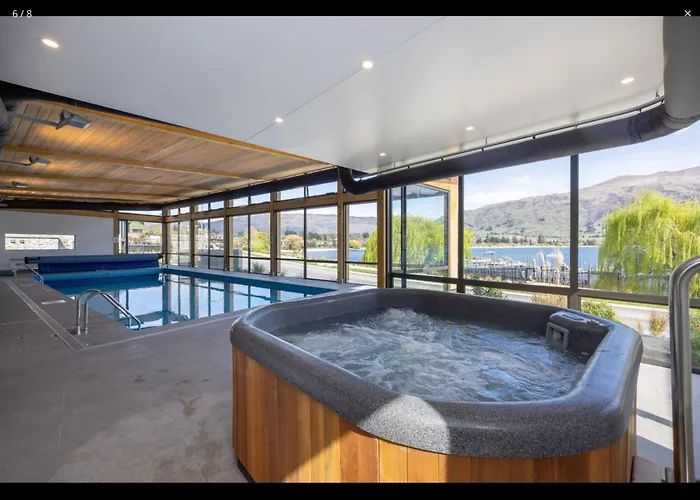 Lakeside Penthouse *